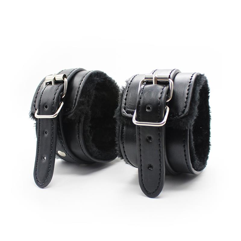 Zestaw do bondage INTOYOU BDSM LINE 11 elementów czarny